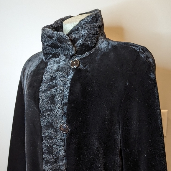 NOVELTI Black Modacrylic Luxury Cuddly Soft Faux Fur Coat. Size 5/6 P - Picture 6 of 12